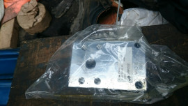 Zpětný ventil Blok 2 x 3 / 4 '6000psi, 1 x G1', hliník,  270524